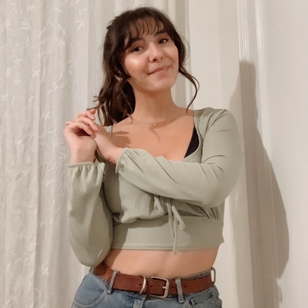 long sleeve cropped shirt